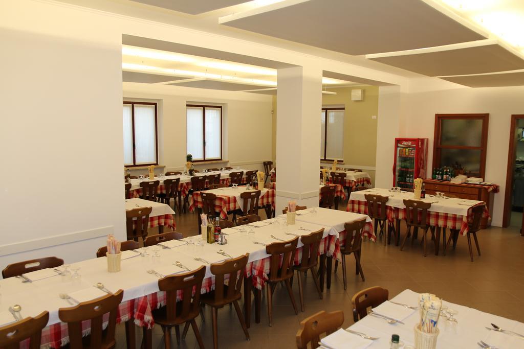 Albergo Al Sole กัสเตลนูโอโว เดล การ์ดา ภายนอก รูปภาพ