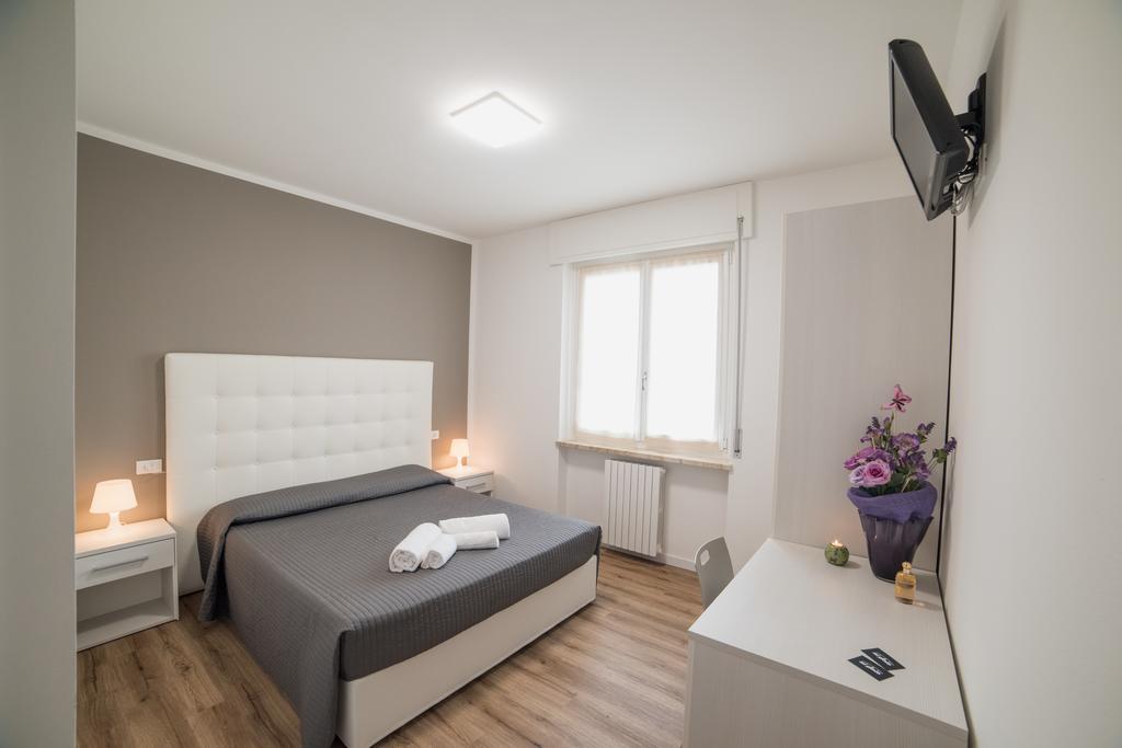 Albergo Al Sole กัสเตลนูโอโว เดล การ์ดา ภายนอก รูปภาพ