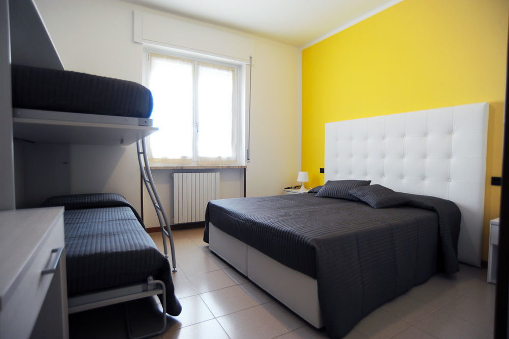 Albergo Al Sole กัสเตลนูโอโว เดล การ์ดา ภายนอก รูปภาพ
