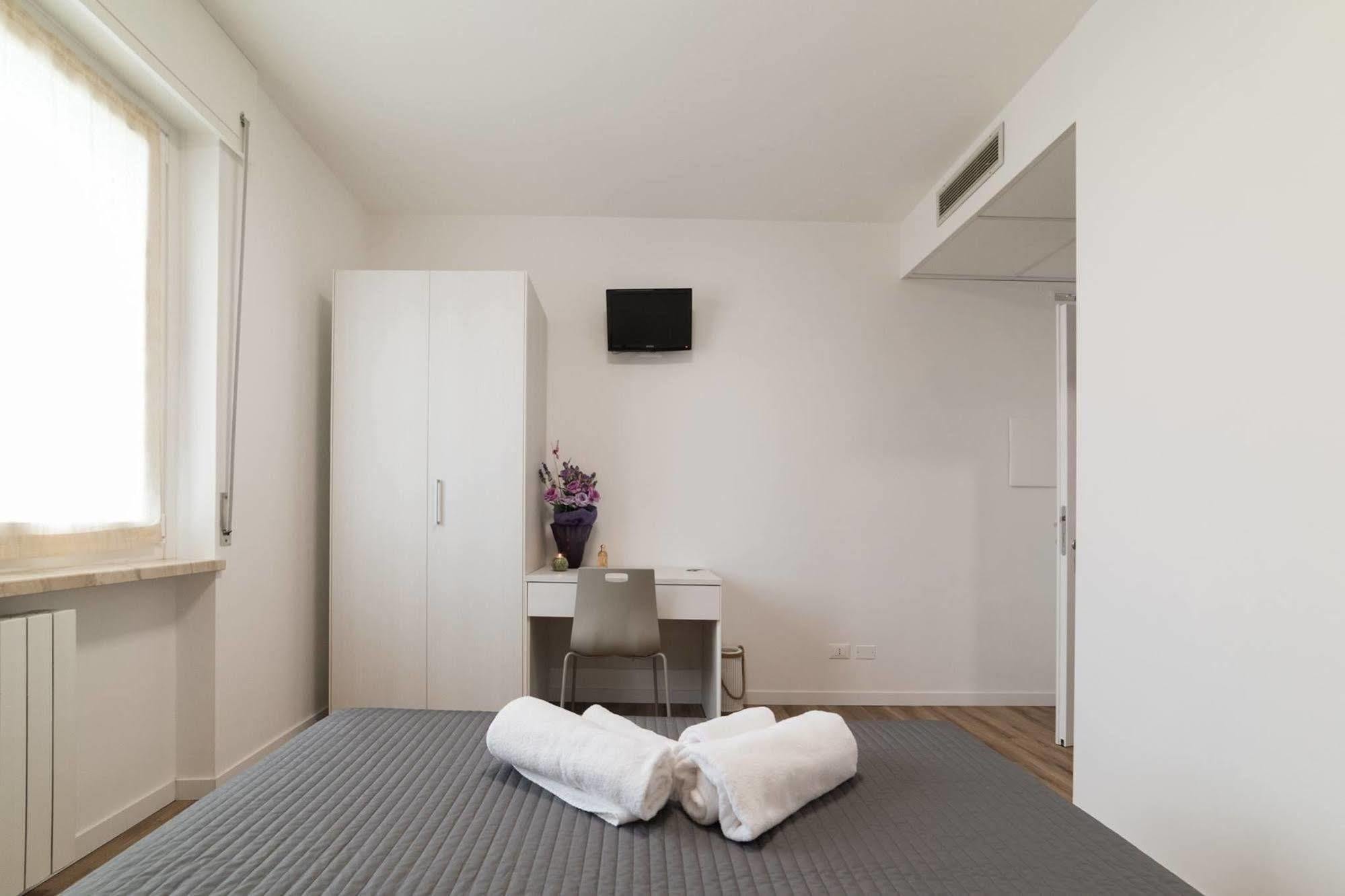 Albergo Al Sole กัสเตลนูโอโว เดล การ์ดา ภายนอก รูปภาพ