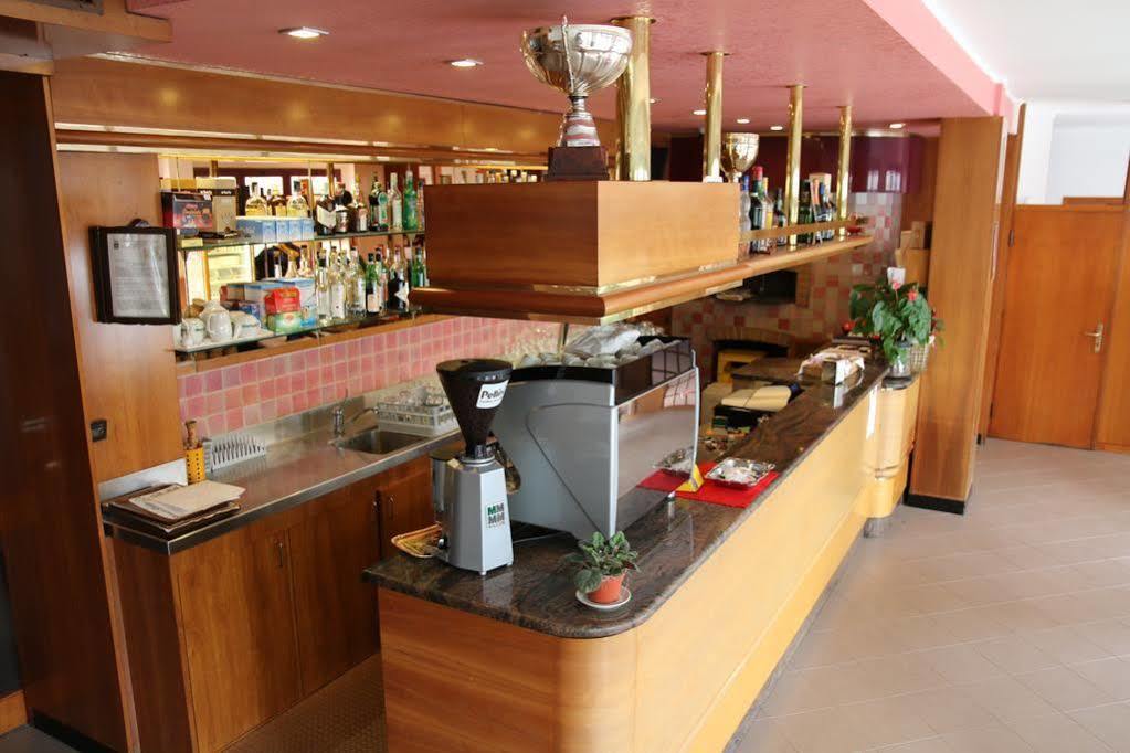 Albergo Al Sole กัสเตลนูโอโว เดล การ์ดา ภายนอก รูปภาพ