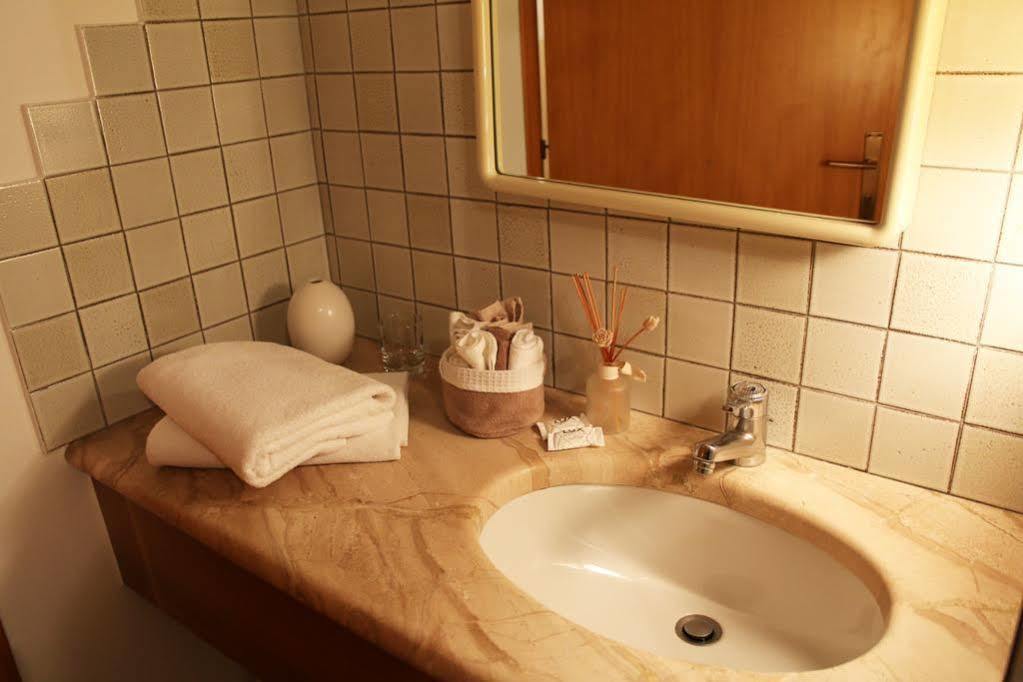 Albergo Al Sole กัสเตลนูโอโว เดล การ์ดา ภายนอก รูปภาพ